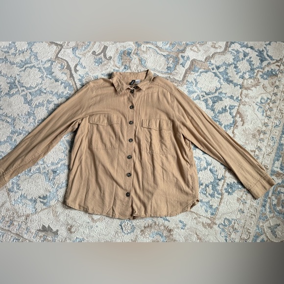 H&M tan color Medium %100 cotton shirt - Picture 3 of 8